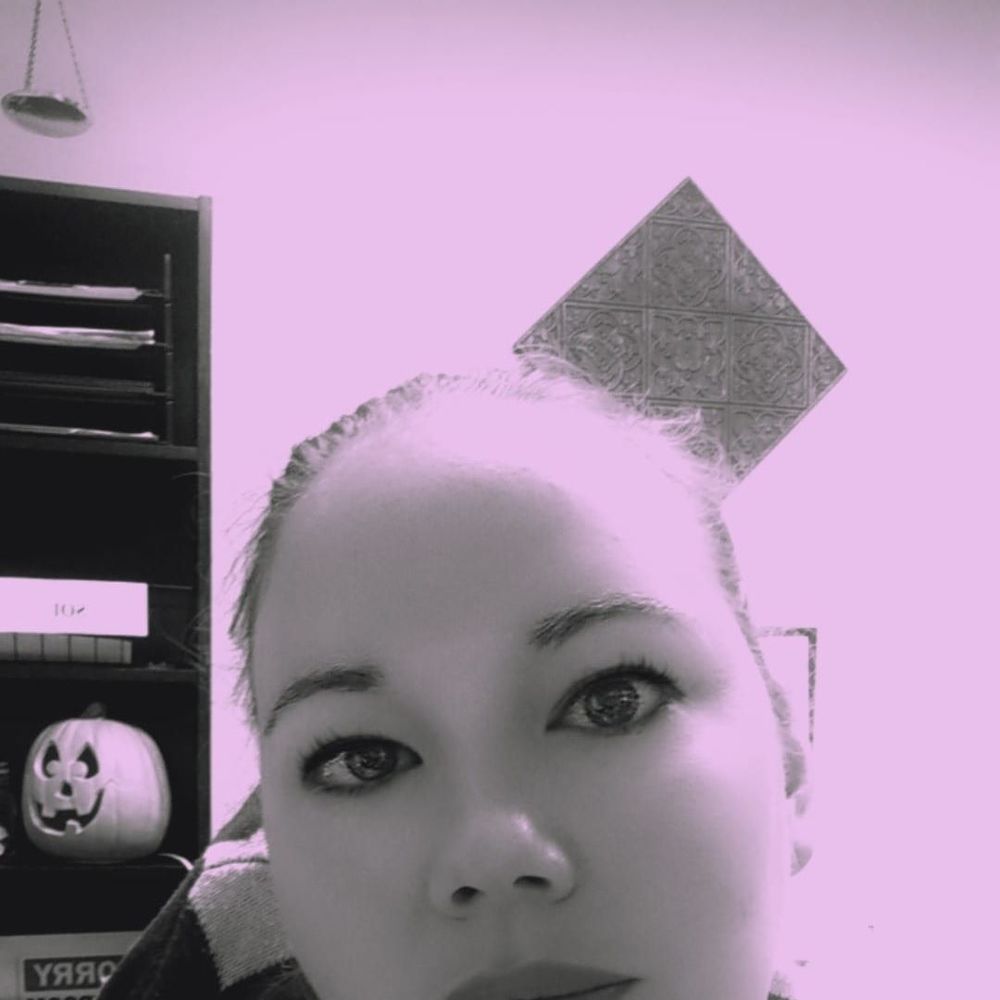 Meet your Posher, Becci